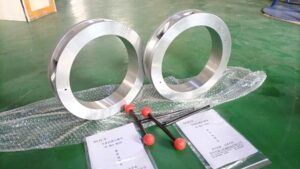 Video of hydraulic nut seal replacement by Soly at a glance